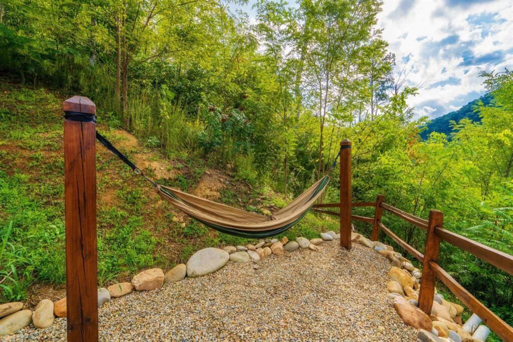 Roaring Fork Lodge Gatlinburg Exterior photo